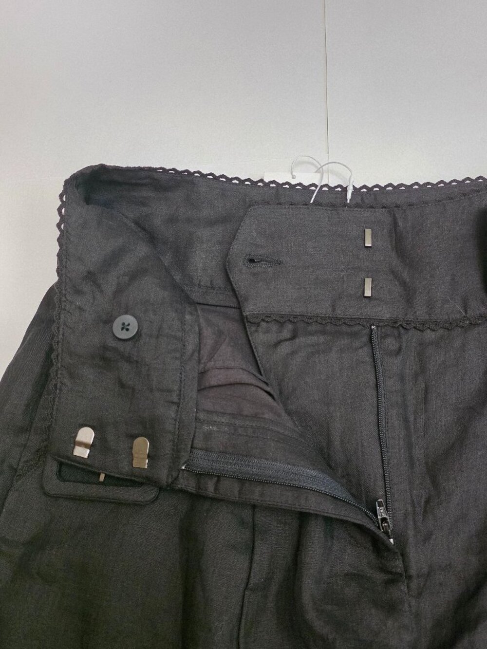 Veronica Beard Hobbes Belted Shorts - Picture 8 of 16
